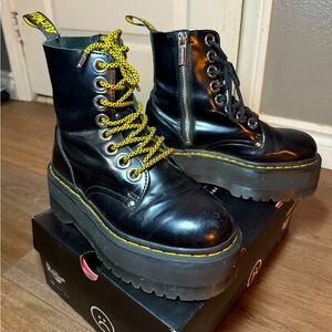 Dr. Martens Jadon MAX